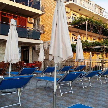 Apartments Dragisic Ilha Sveti Stefan Exterior foto
