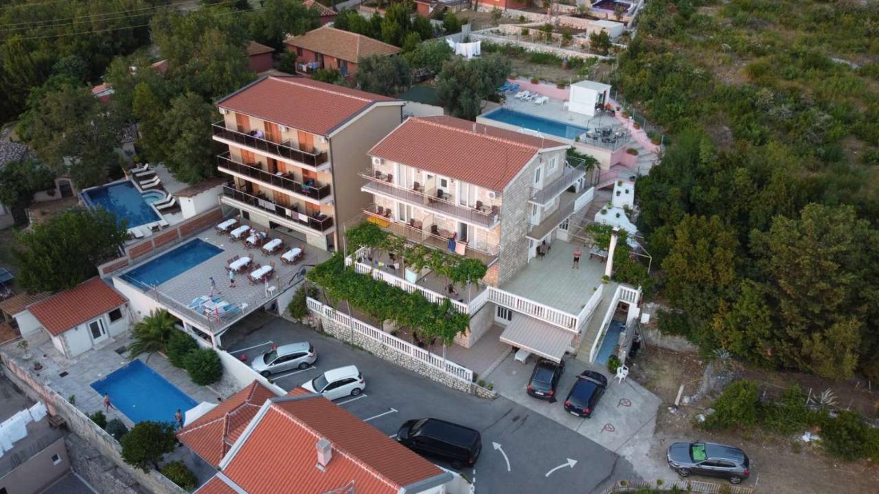 Apartments Dragisic Ilha Sveti Stefan Exterior foto