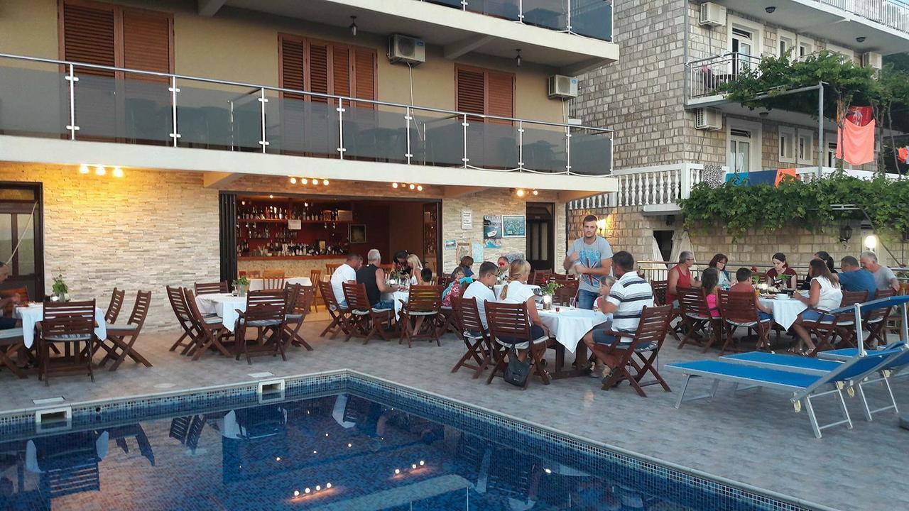 Apartments Dragisic Ilha Sveti Stefan Exterior foto