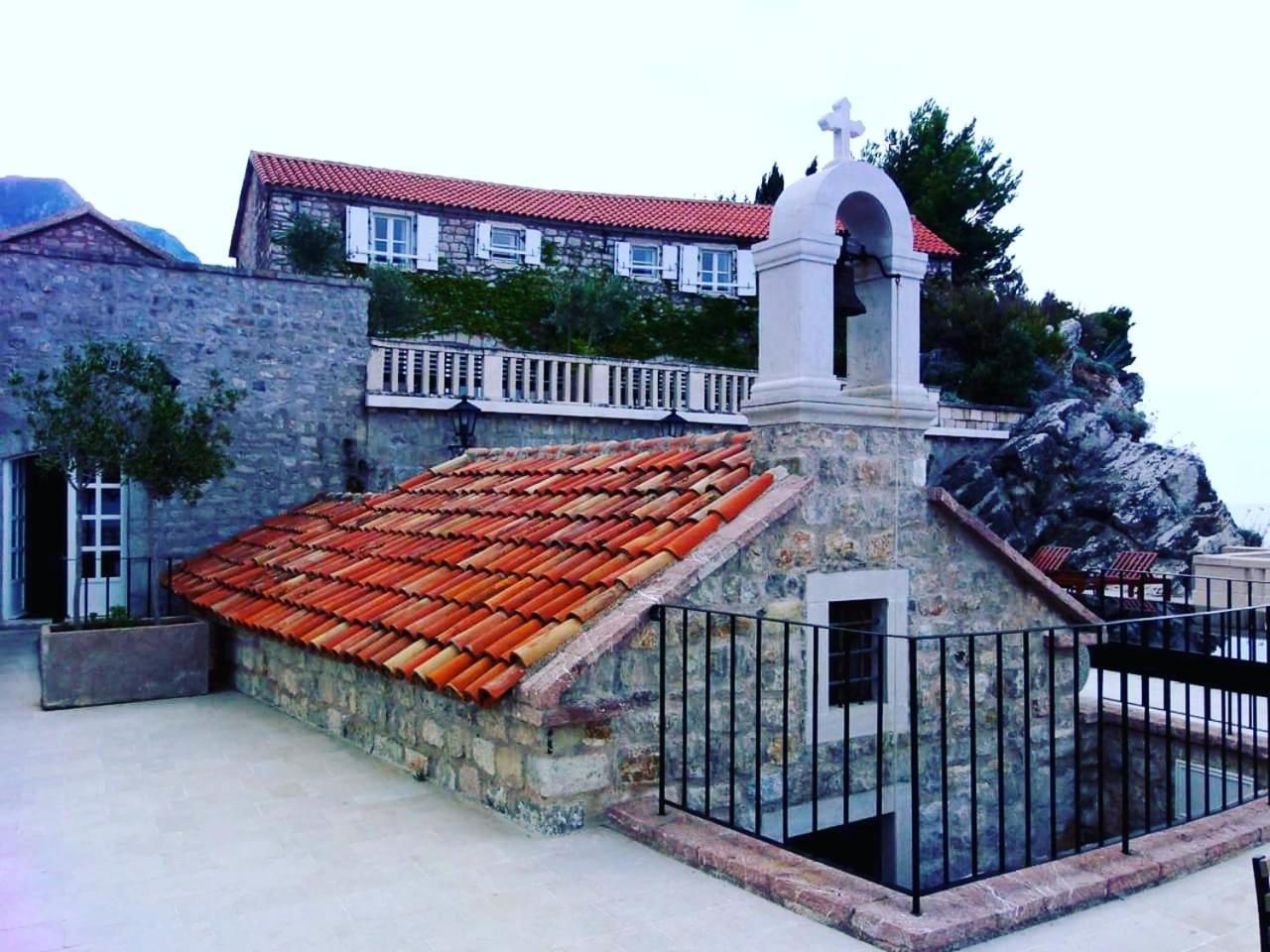 Apartments Dragisic Ilha Sveti Stefan Exterior foto